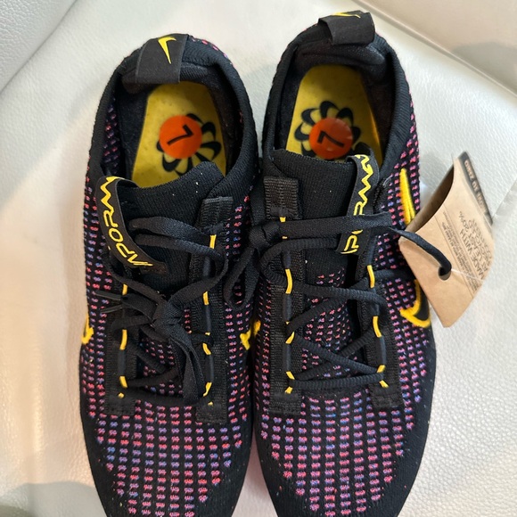 Nike Air VaporMax 2021 Flyknit GS Gradient Black Multi Womens/Boys - Picture 4 of 10